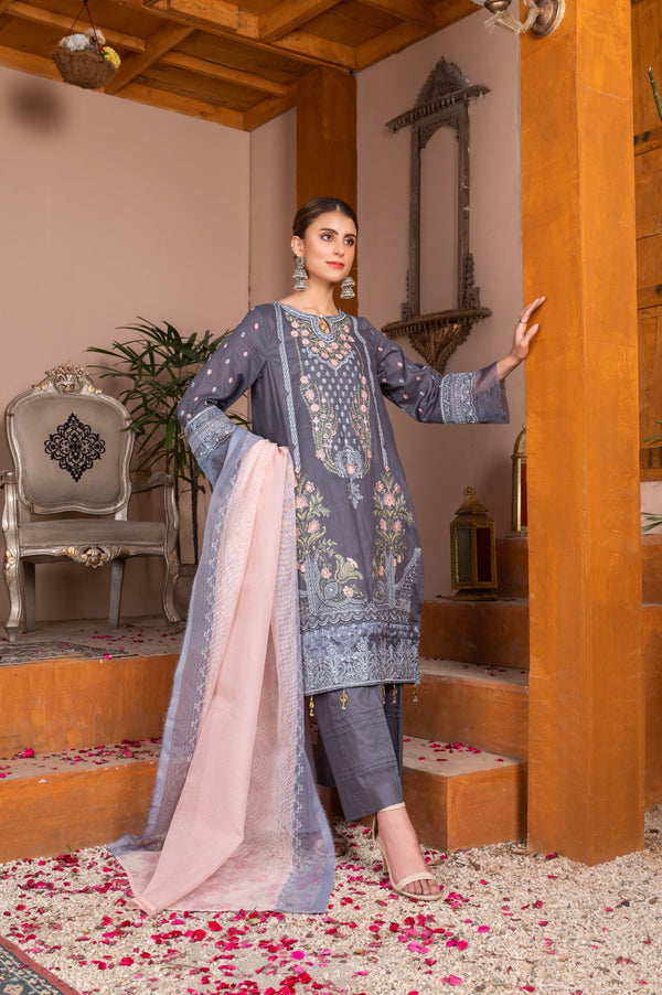 3 Pcs lawn embroidered suit